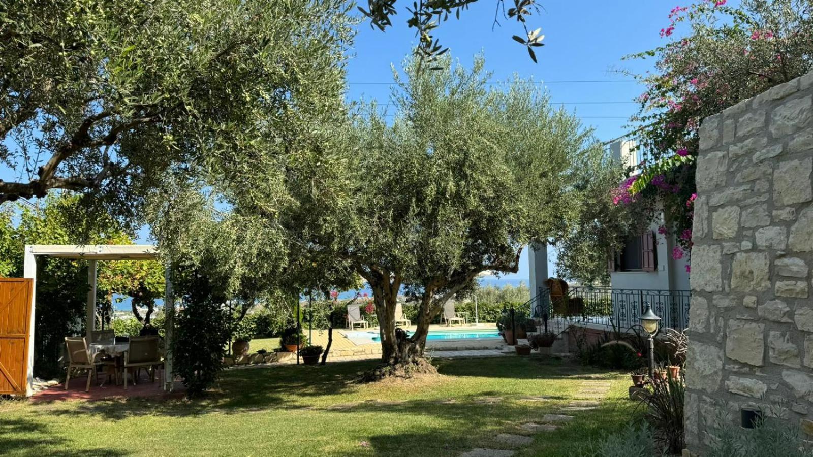 Lily'S Cottage Platanias Extérieur photo