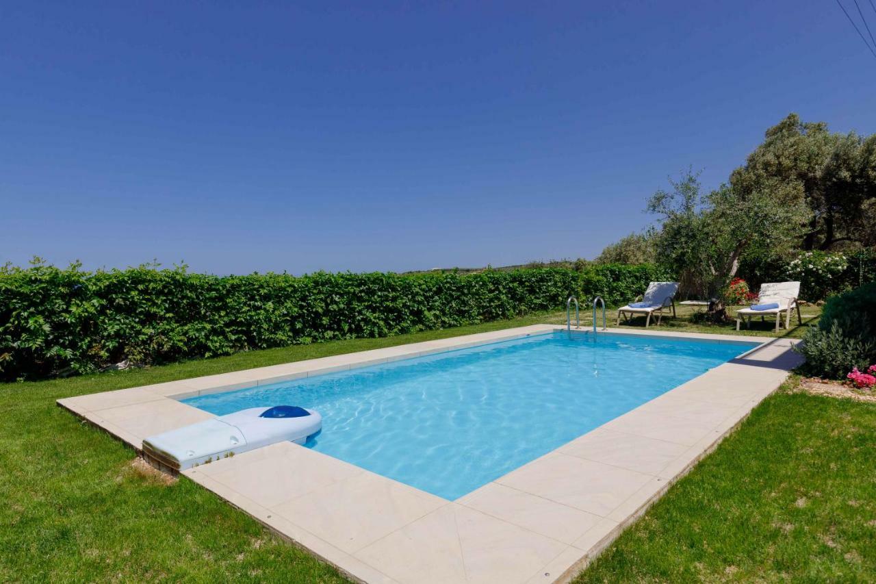 Lily'S Cottage Platanias Extérieur photo