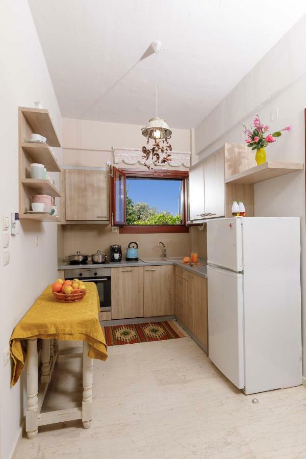 Lily'S Cottage Platanias Extérieur photo