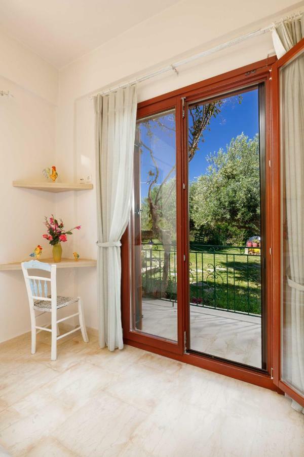 Lily'S Cottage Platanias Extérieur photo